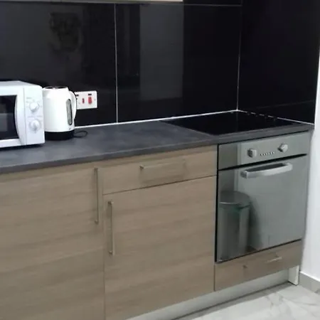 Great Views Apartment. Daire Limasol